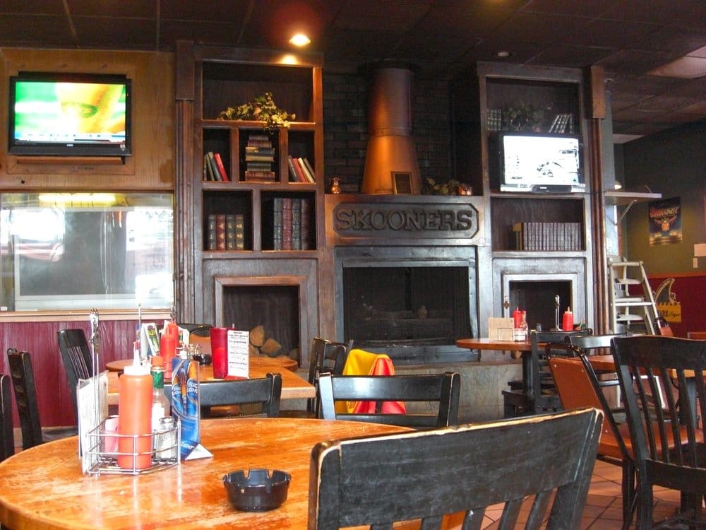 SKOONER’S GRILL & BAR Updated August 2024 13 Photos & 20 Reviews