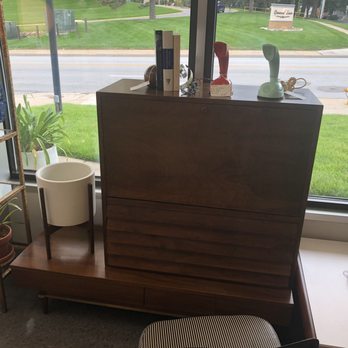 Mod Lines - Used, Vintage & Consignment Near Me - Omaha, Nebraska