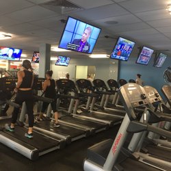 Blink Fitness - South Orange - Lots of TV and some of the treadmills have built-in tvs too