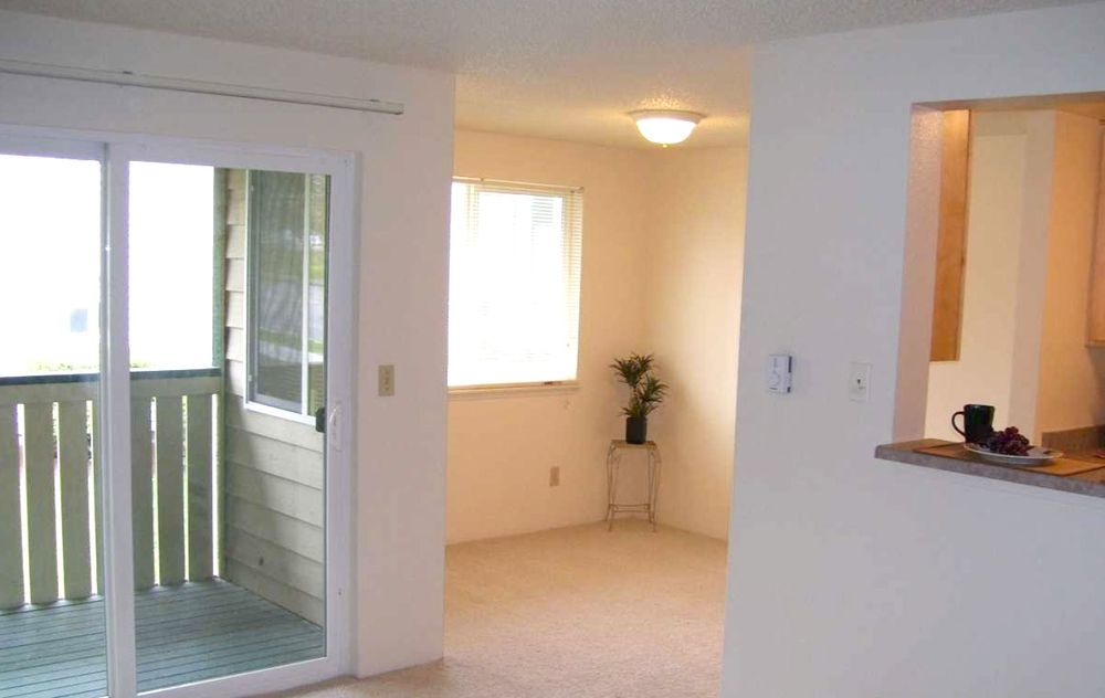 RAINTREE VILLAGE APARTMENTS Updated October 2024 909 132nd St SW, Everett, Washington