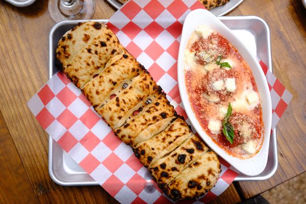 Grata’s Pizzeria by null