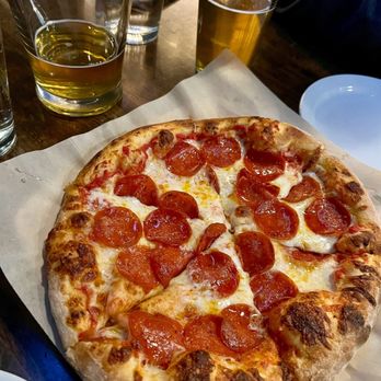 Four Peaks Brewing - Pepperoni pizza - Pubs Near Me - Tempe, Arizona Four Peaks Brewing - Pepperoni pizza - Pubs Near Me - Tempe, Arizona