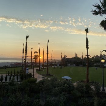 Hotel del Coronado, Curio Collection by Hilton - Sunset from the lawn - Coronado, CA