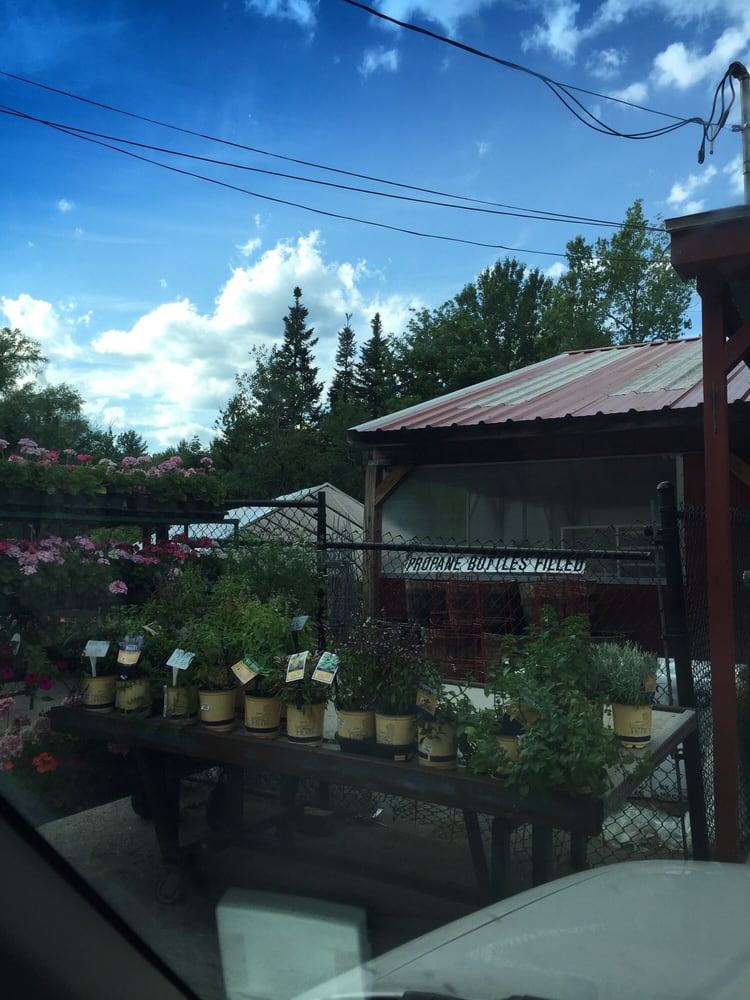 AGWAYGARDNER FEEDS Updated September 2024 633 W Broadway, Gardner