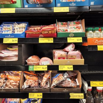 ALDI - a variety of food items in a grocery store - Grocery Near Me - Orland Hills, Illinois