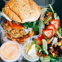 Tier 7 Eatery - Crab Cake Sandwich Combo