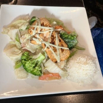 Blue Bamboo - Green Curry Shrimp and Salmon - Comfort Food Near Me - Jacksonville, Florida