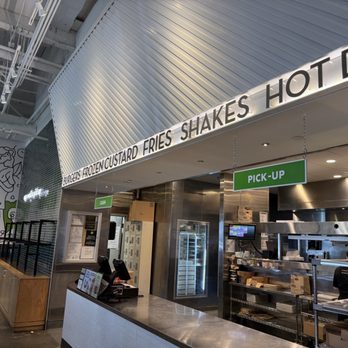 Shake Shack Mosaic District - Burgers Near Me - Fairfax, Virginia Shake Shack Mosaic District - Burgers Near Me - Fairfax, Virginia