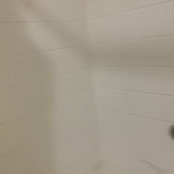 Chula Vista Inn - Bath tub - Hotels Near Me - Chula Vista, California
