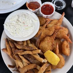 Jake's On The Lake - Fried shrimp platter