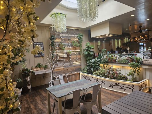 Cafe Bench | Crêpe Flushing by null