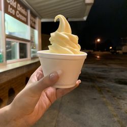 Frosty Inn - Pineapple dole whip