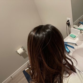 Lisa Thomas Salon - My hair about 4 washes later... color completely gone. Like I never did my hair. Just left with bleach damage. - Hair Salons Near Me - Ridgewood, New Jersey