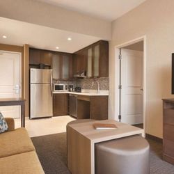 Homewood Suites by Hilton Calgary Downtown - Guest room
