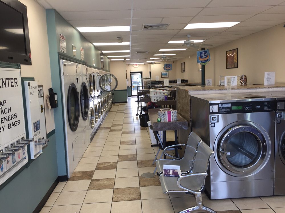 MUKWONAGO EXPRESS COIN LAUNDRY Updated July 2024 923 Greenridge Ctr