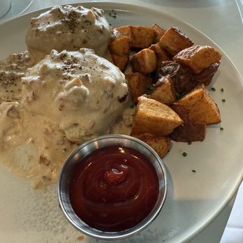 BALEENkitchen - Biscuits and gravy - Seafood Near Me - Redondo Beach, California