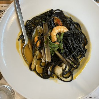 Baixamar - Cuttlefish Ink Linguine @ Baixamar - Seafood Near Me - Lisbon, 11 Baixamar - Cuttlefish Ink Linguine @ Baixamar - Seafood Near Me - Lisbon, 11