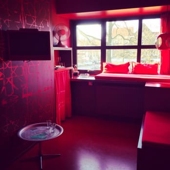 Badhu - Red room - Arabic Near Me - Utrecht, Utah