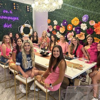 Cupcakes & Bubbles - Cupcakes Near Me - Tomball, Texas