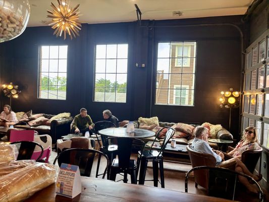 Crema & Vine by null