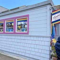 Rainbow City Limit - Exterior