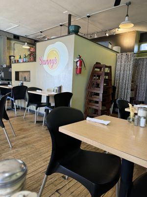 Sunny's by null