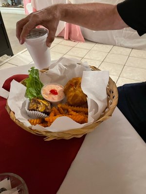 Falcon Rest Mansion & Gardens by null