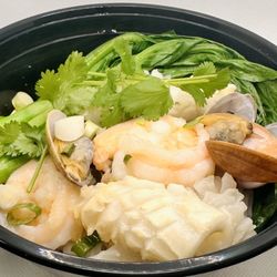 Dragon & Phoenix Express - Seafood noodle soup