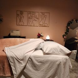 A Mother's Touch Massage Therapy - Comfy and supportive pillows are used for a relaxing prenatal massage experience.