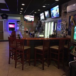 Smokey's Family Restaurant - Back bar area