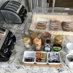 The Glen - Toast area