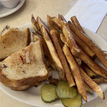 Screamin' Chicken Diner - Patty melt on sour dough and real fries. - Diners Near Me - Gaston, Oregon Screamin' Chicken Diner - Patty melt on sour dough and real fries. - Diners Near Me - Gaston, Oregon