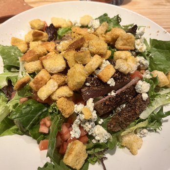 LongHorn Steakhouse - Steak salad - Steakhouses Near Me - Orlando, Florida LongHorn Steakhouse - Steak salad - Steakhouses Near Me - Orlando, Florida
