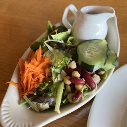 Café Waterfront - Side salad w/balsamic