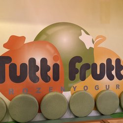 Tutti Frutti Frozen Yogurt - Yum!!