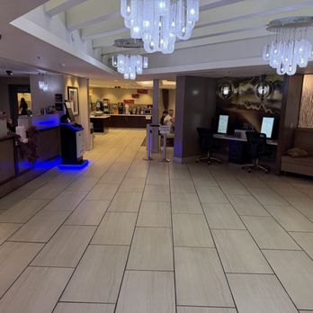 Best Western Plus at Lake Powell - Check in counter on left, breakfast dinning room in back. - Hotels Near Me - Page, Arizona