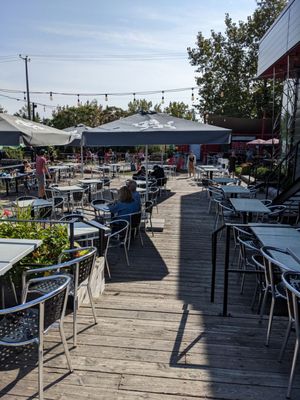 Terrasse St-Ambroise by null