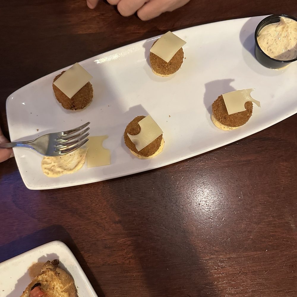 Grove Park Grille - American Near Me - Cincinnati, Ohio
