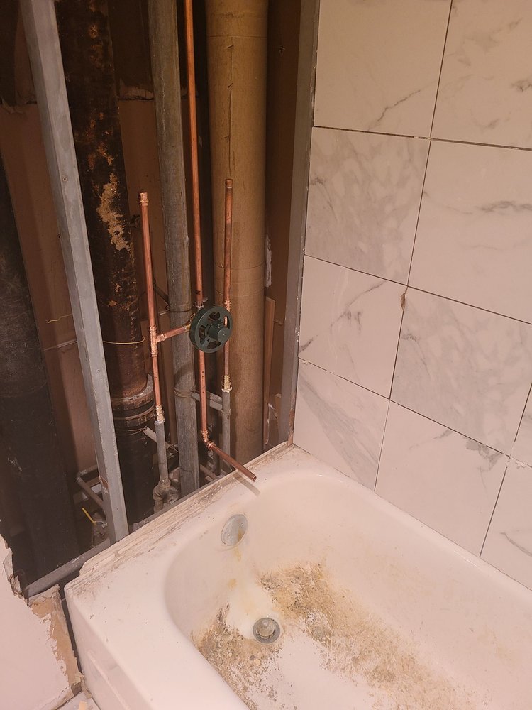 GLAZE MASTER BATHTUB REFINISHING Updated September 2024 26 Photos