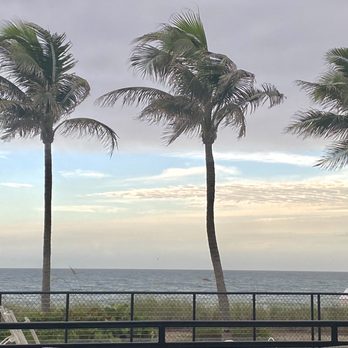 Drift Kitchen & Bar - Hutchinson Shores Resort - Seafood Near Me - Jensen Beach, Florida