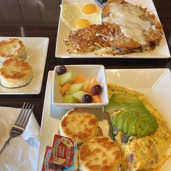 Eddie's Diner - Omelette with fruit - Breakfast & Brunch Near Me - Plano, Texas