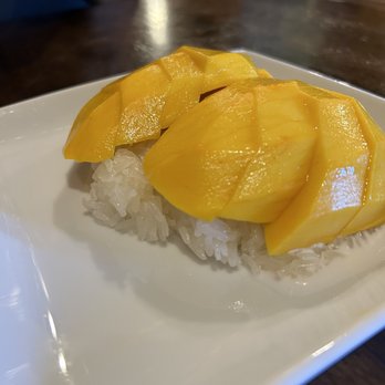 Thai Dee - Mango sticky rice - Thai Near Me - San Antonio, Texas
