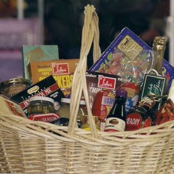 ForeverLilacs - Gourmet Kosher Basket