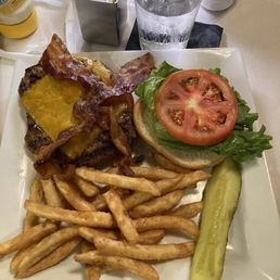 Applewood Bacon Cheeseburger Applewood Bacon Cheeseburger