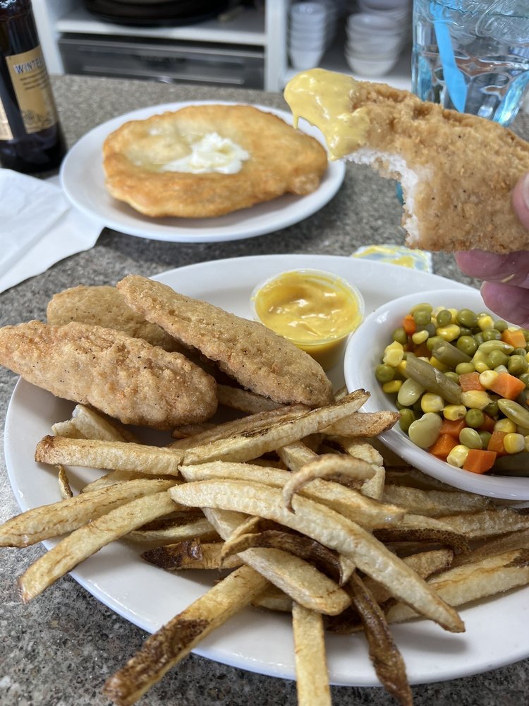 FLAGS WEST TRUCK STOP Updated August 2024 I15 Ext 31, Downey