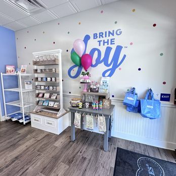 Nothing Bundt Cakes - Designed Wine glasses, mugs , napkins, birthday celebrations things , insulation bags - Bakeries Near Me - Camarillo, California