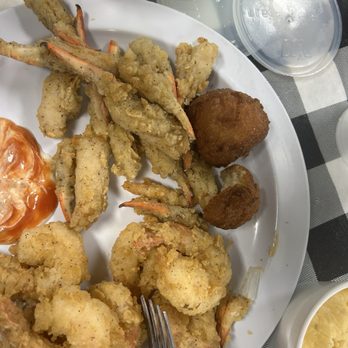 Jill’s Hometown Cafe - Crab fingers ,fried shrimp ,cole slaw ,cheese grits - Seafood Near Me - Attapulgus, Georgia