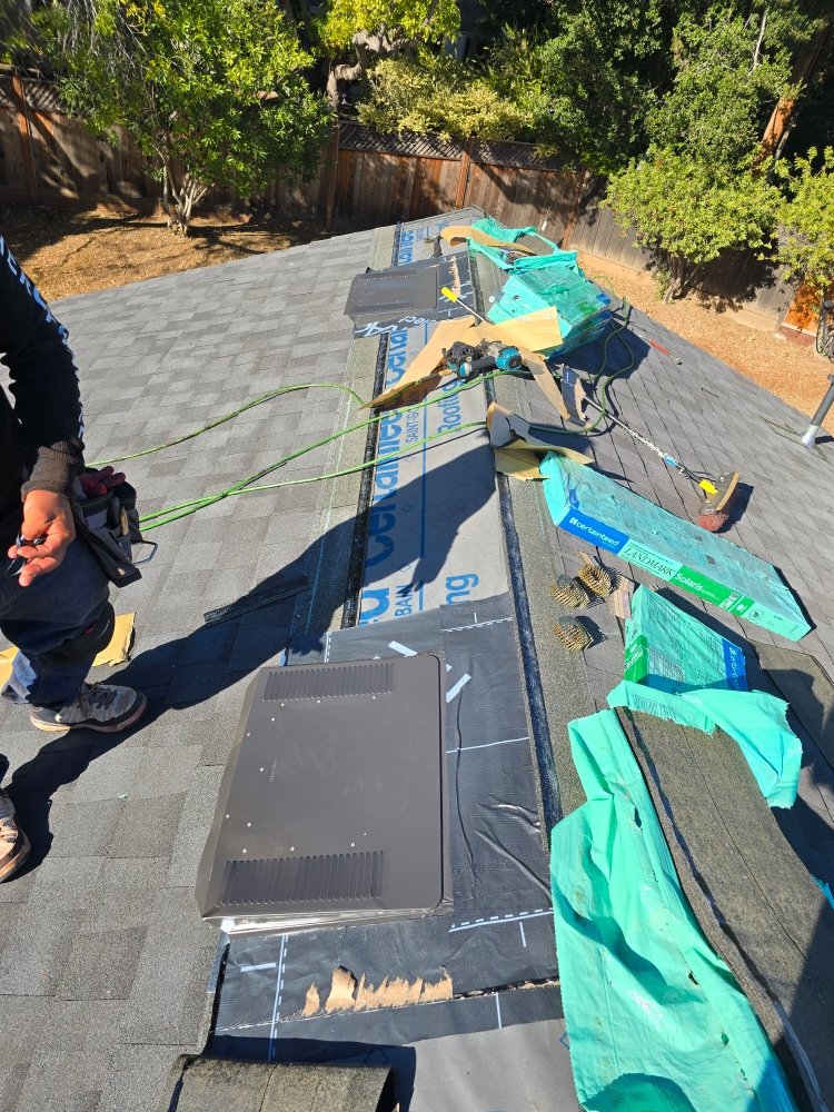 Slide of Hernandez's Roofing