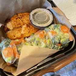 WINGERS Restaurant - BROILED LEMON SALMON