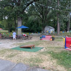Salem Dairy Bar - Yard games, picnic tables and umbrellas